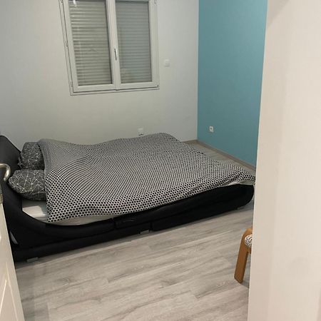 느베르 Une Maison Equipee Et Simple. 빌라 외부 사진