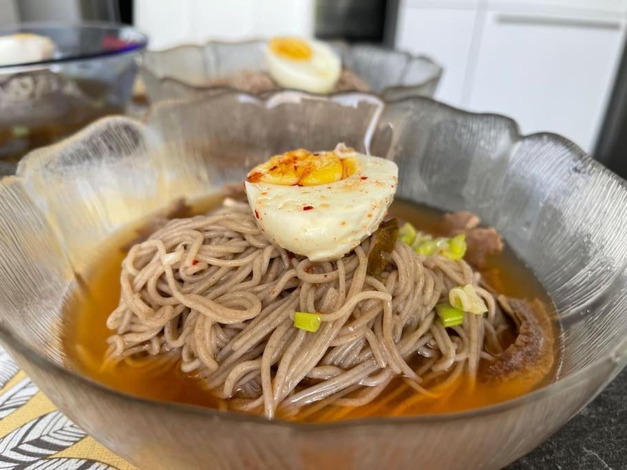 느베르 Une Maison Equipee Et Simple. 빌라 외부 사진