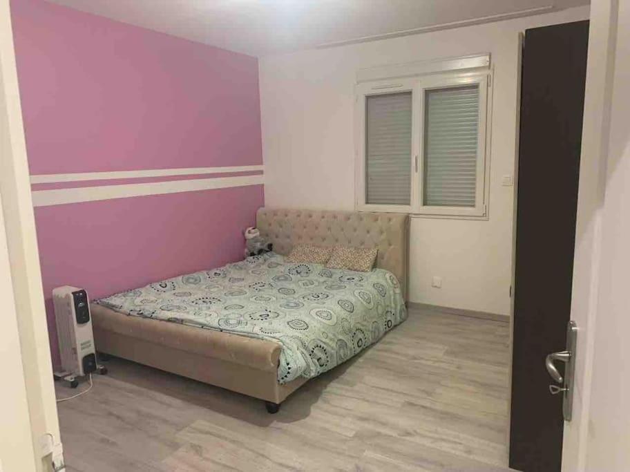 느베르 Une Maison Equipee Et Simple. 빌라 외부 사진