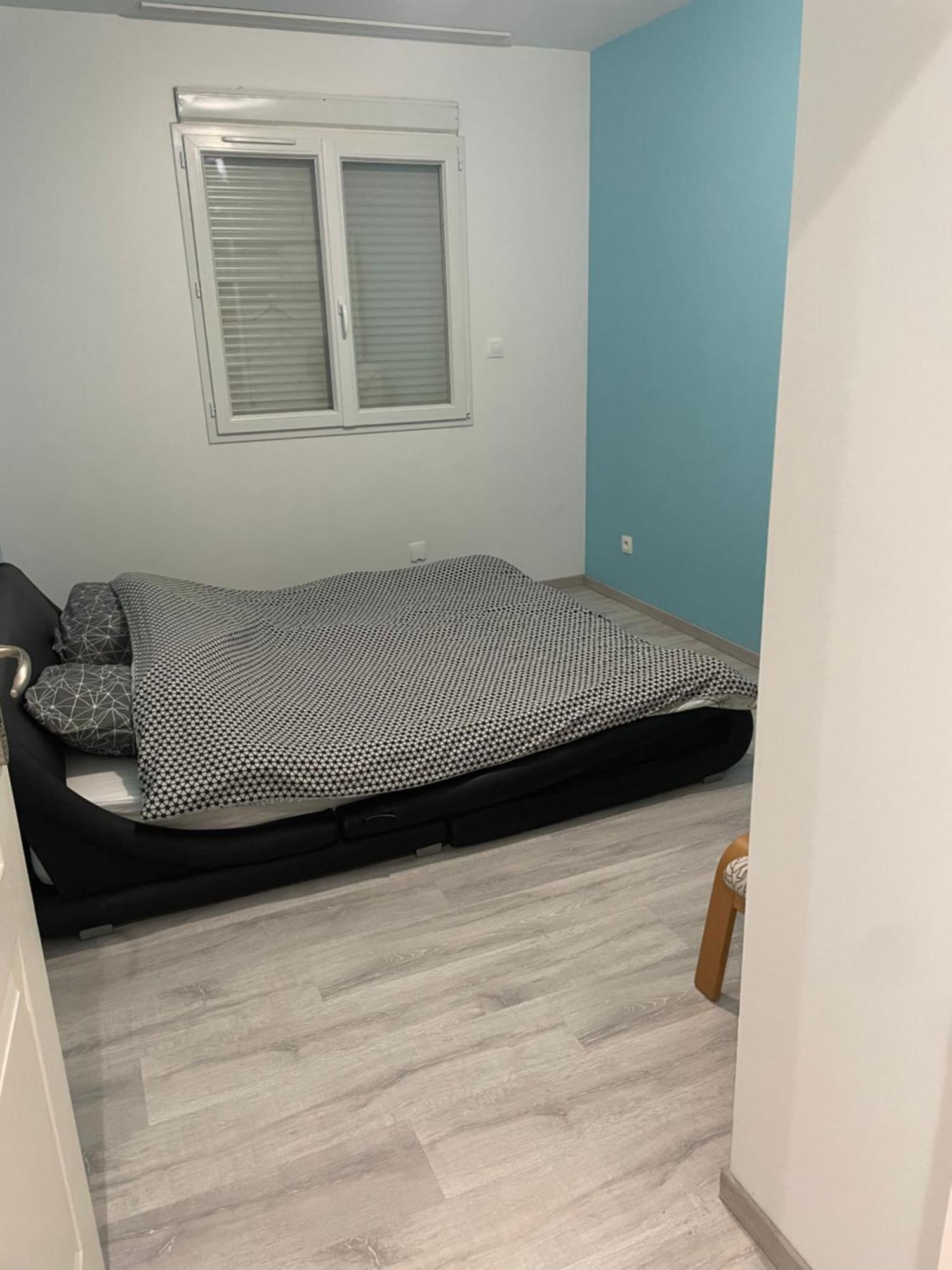 느베르 Une Maison Equipee Et Simple. 빌라 외부 사진